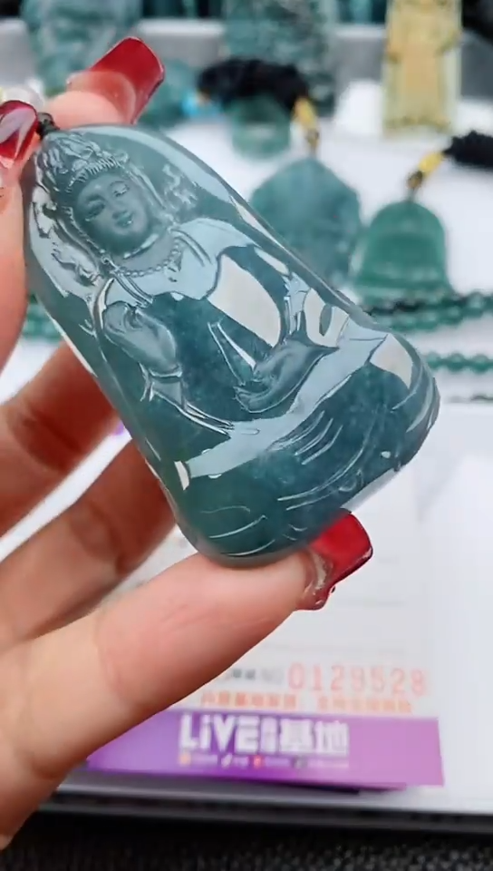 【闪购商品】翡翠颈饰未镶嵌               