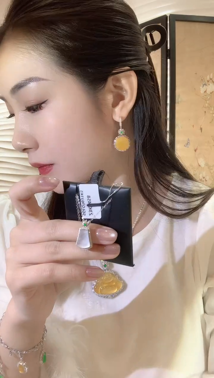 【闪购商品】翡翠套链18K金镶嵌C26翡翠