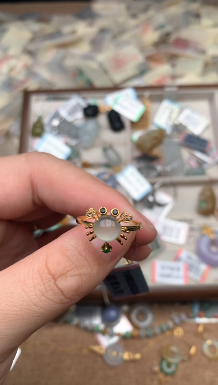 18K金镶嵌挂件翡翠1