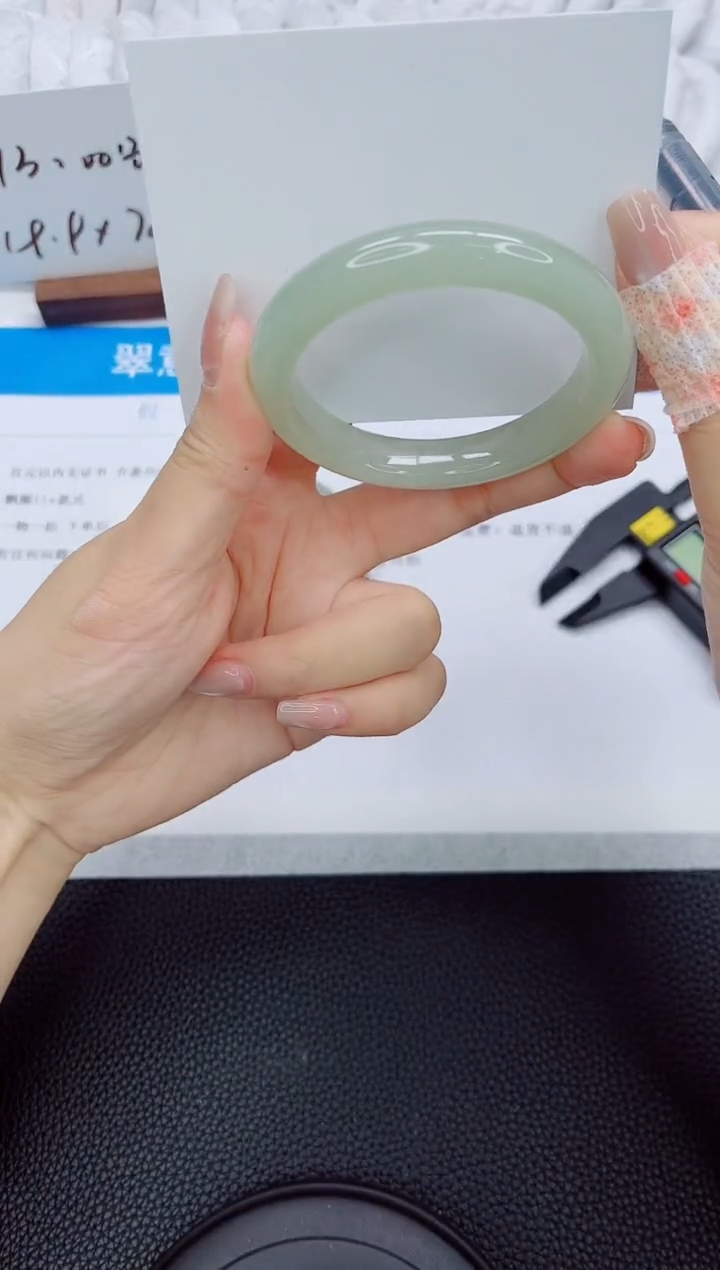 石英质玉手镯未镶嵌138-52