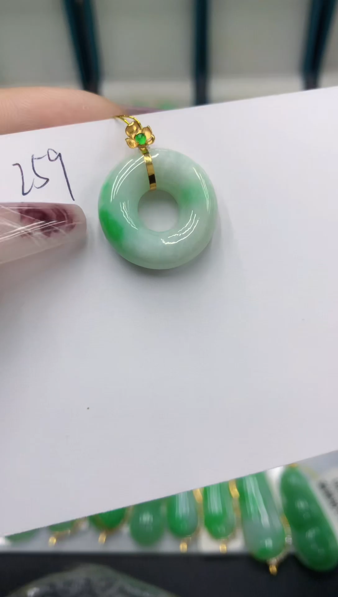 颈饰18K金镶嵌翡翠11111