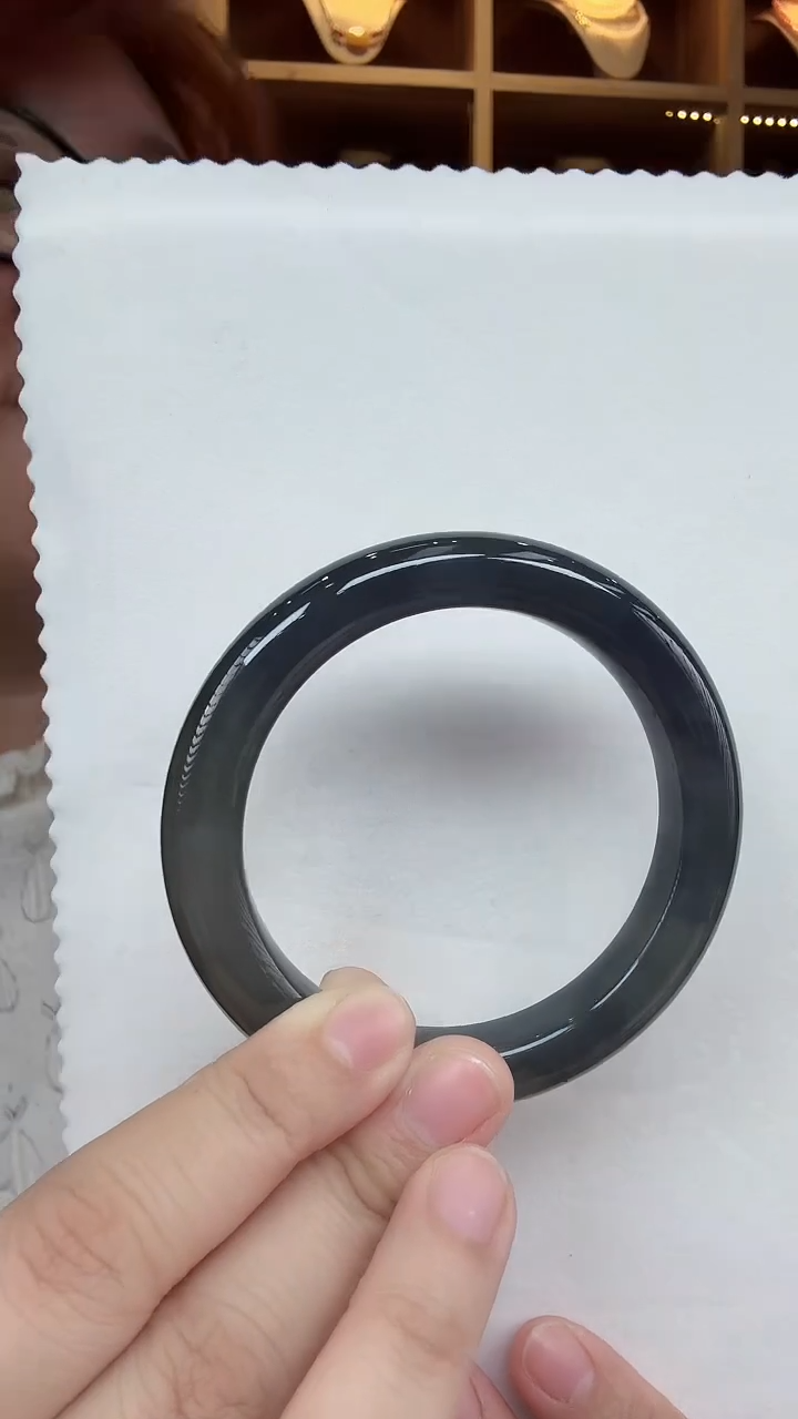 【闪购商品】和田玉手镯未镶嵌58手镯