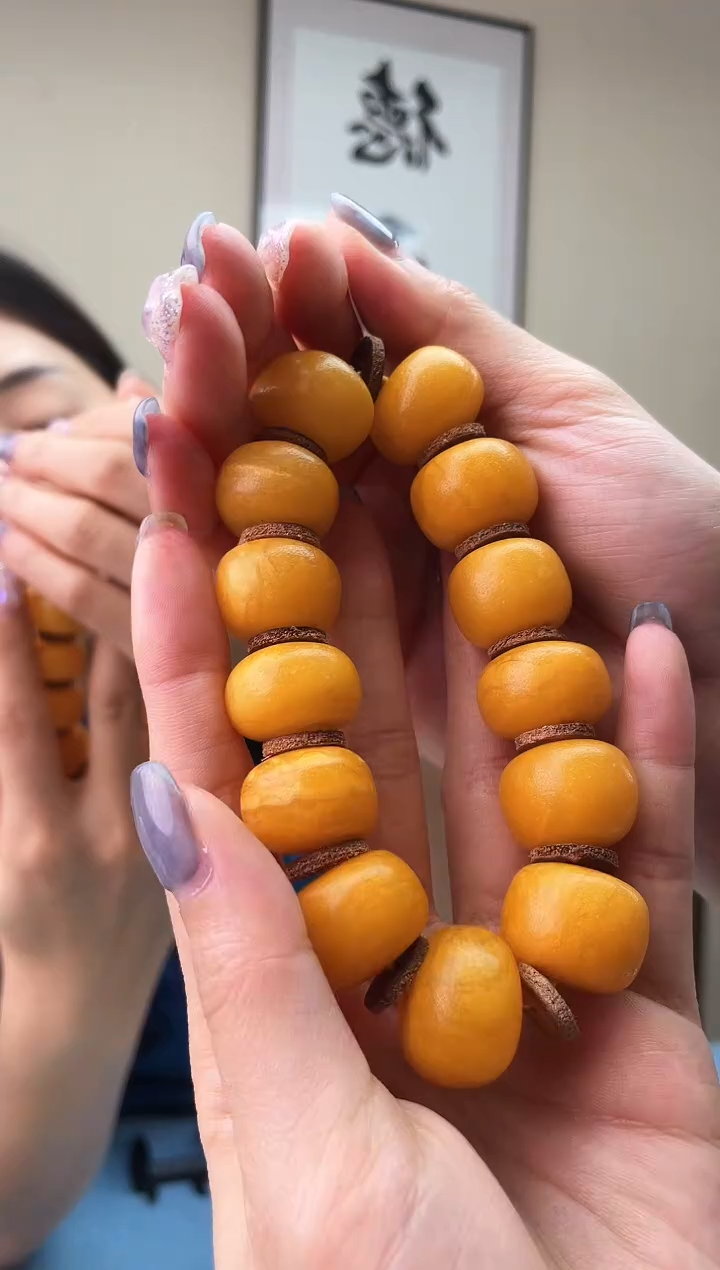 蜜蜡未镶嵌珠宝奇石小*年T057 19假一罚十多样性发其一
