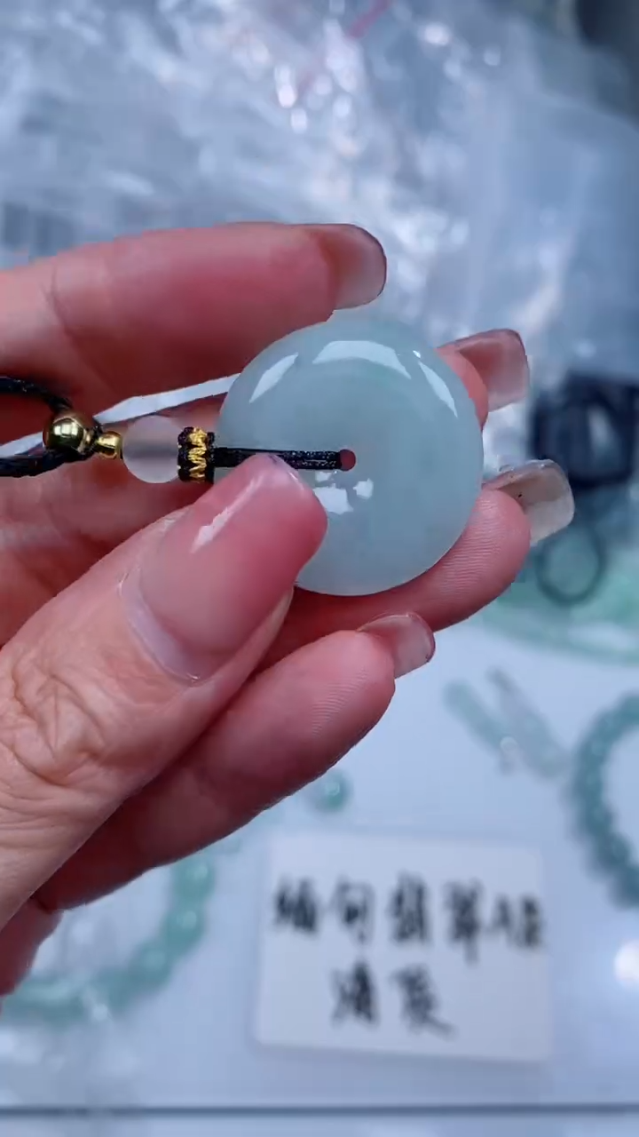 翡翠未镶嵌颈饰吊坠