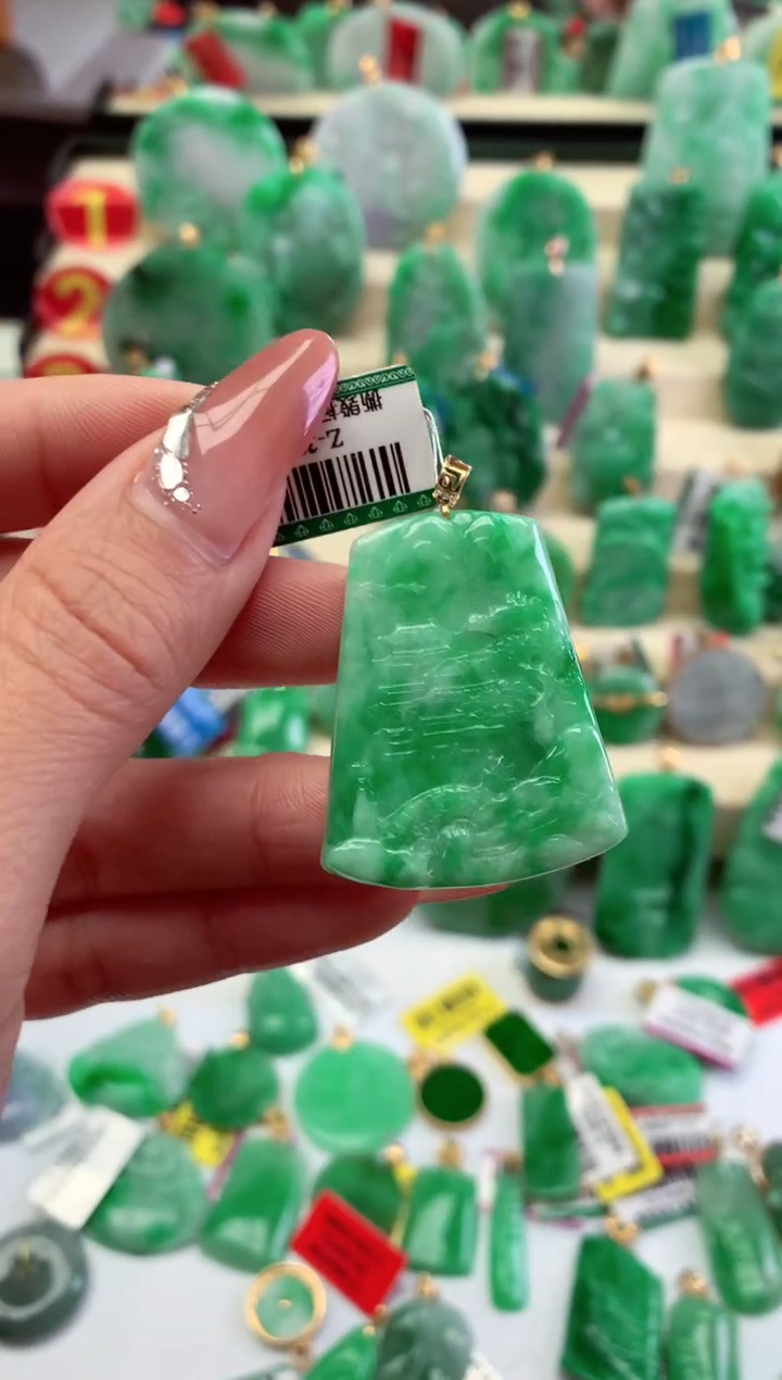 【闪购商品】翡翠吊坠(不含链)18K金镶嵌挂件