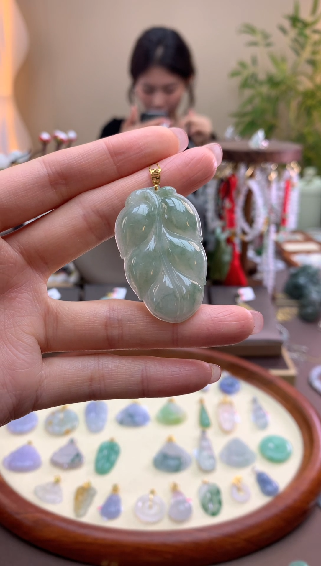 【闪购商品】翡翠颈饰18K金镶嵌叶子