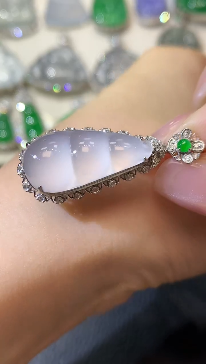 【闪购商品】翡翠吊坠(不含链)18K金镶嵌C8