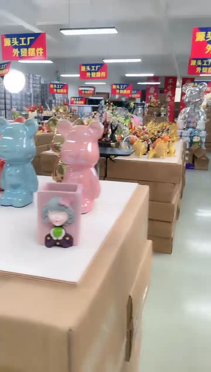 树脂【孤品仅一件】粉女笔筒方形