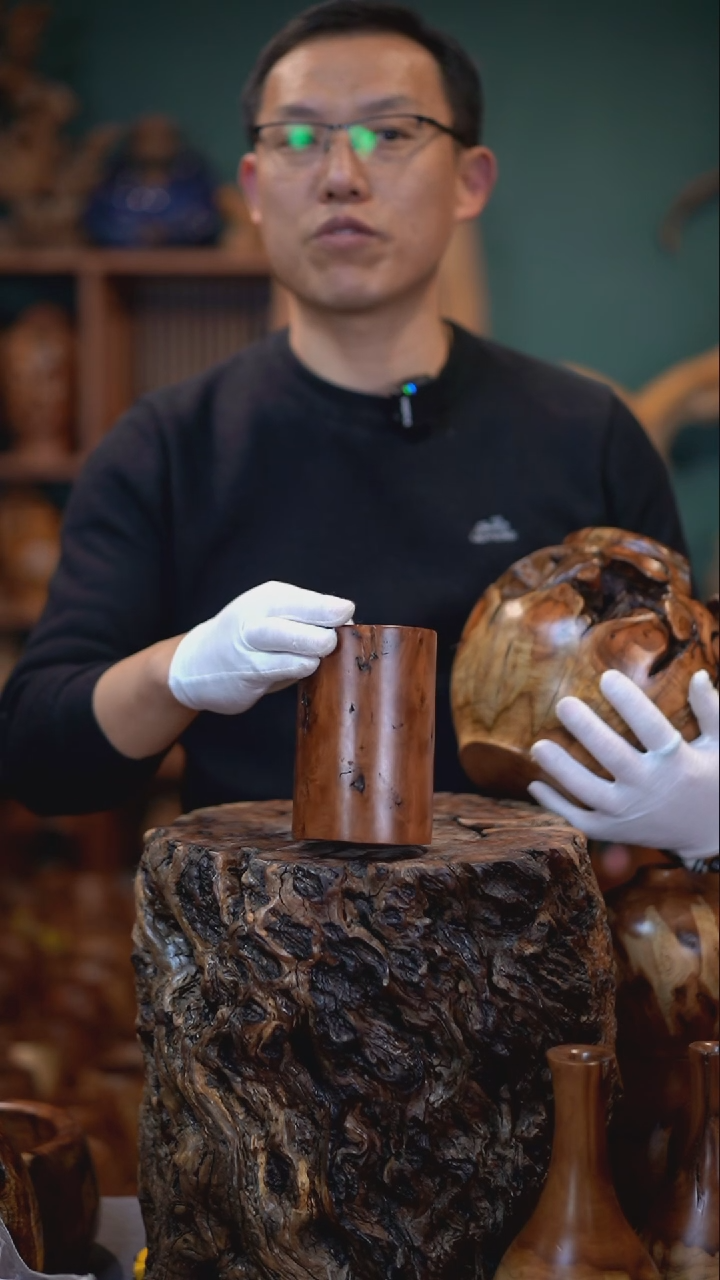 【闪购商品】枣木雷击枣木笔筒