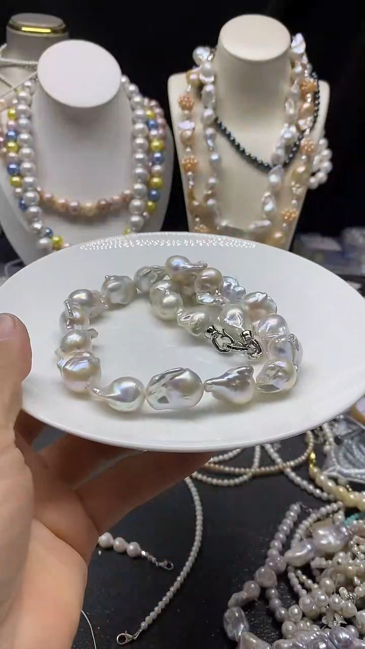 颈饰未镶嵌淡水珍珠多人