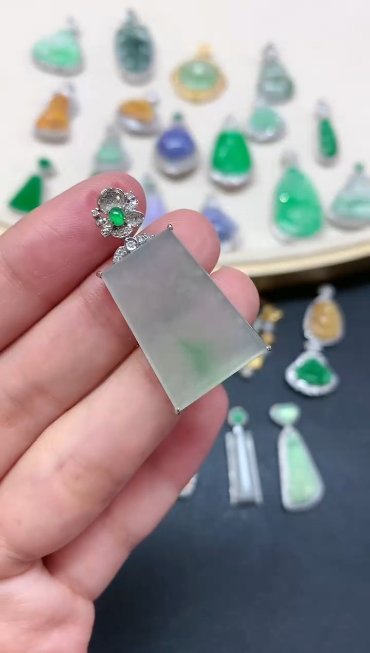 【闪购商品】翡翠吊坠(不含链)18K金镶嵌A52|4500