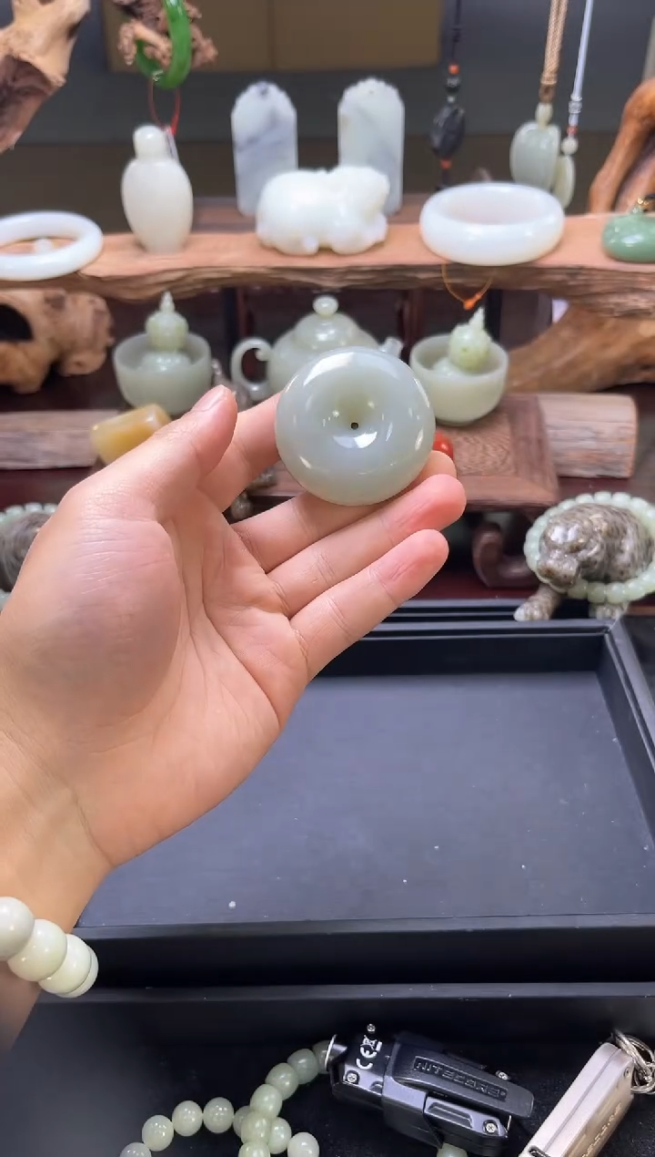 【闪购商品】和田玉吊坠未镶嵌且末青白 平安扣 31464