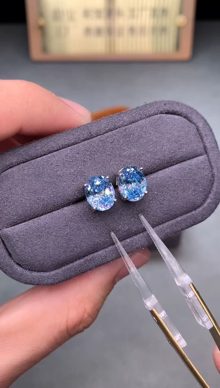 银S925镶嵌耳钉海蓝宝石2222