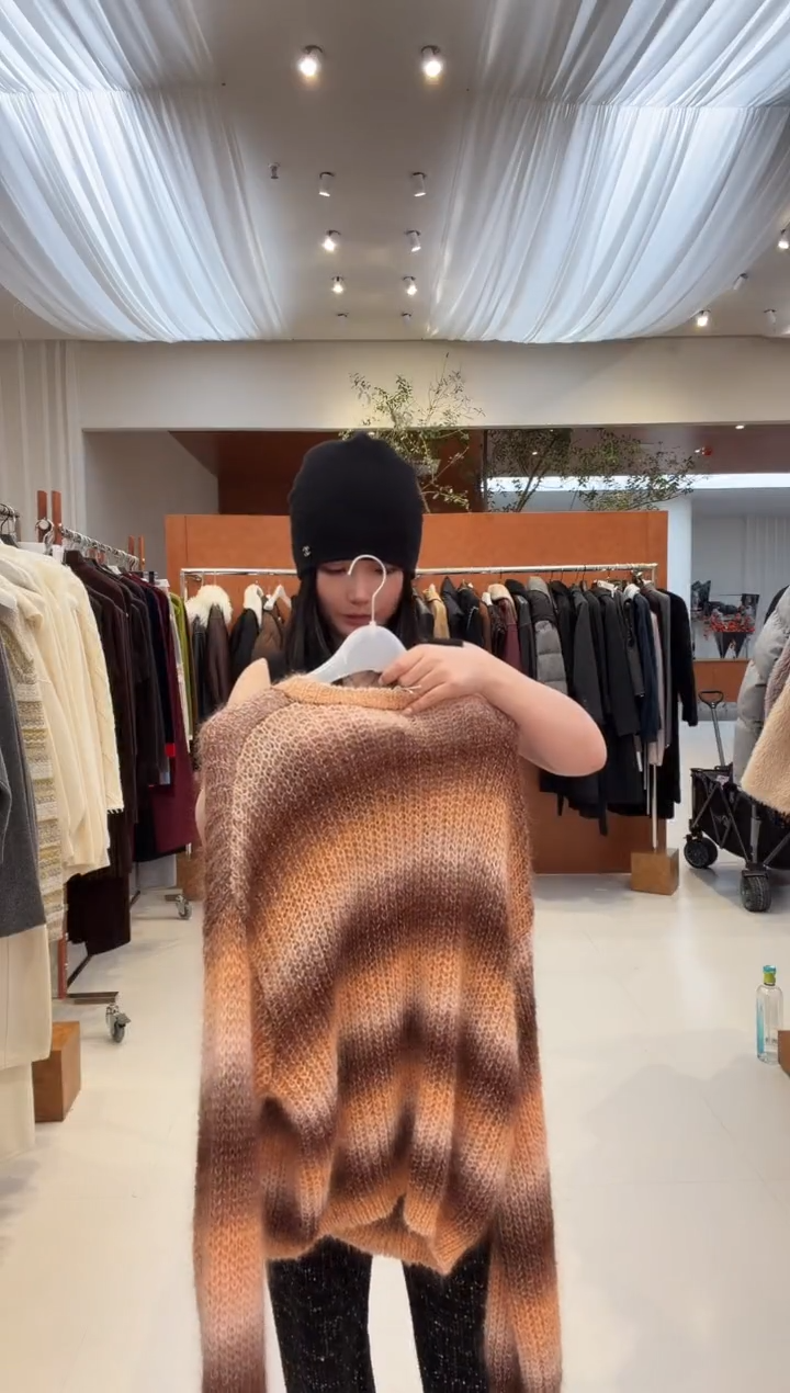 日落色粗针织圆领毛衣