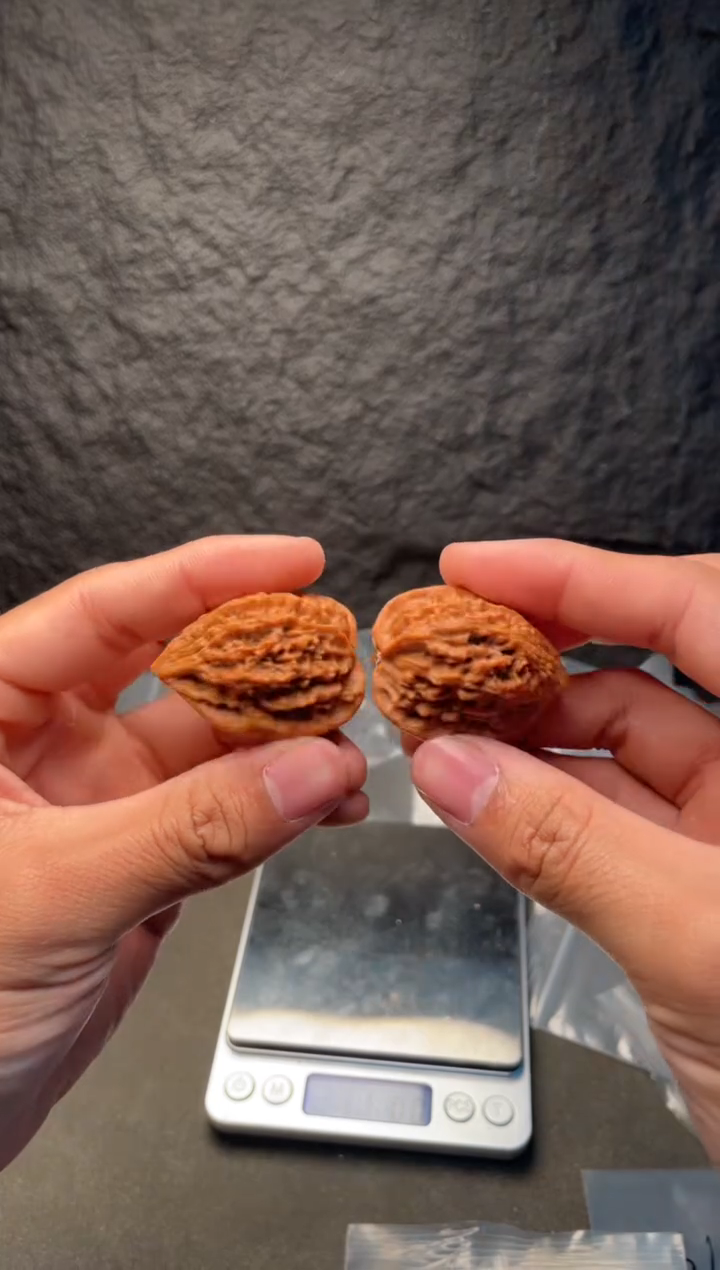 吊坠文玩核桃46十三陵鸡心