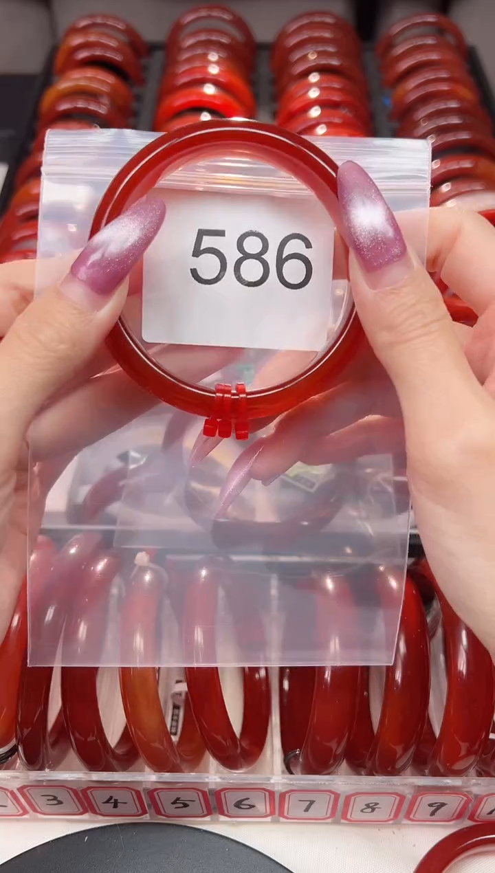 手镯玛瑙/玉髓未镶嵌58圈口*B586