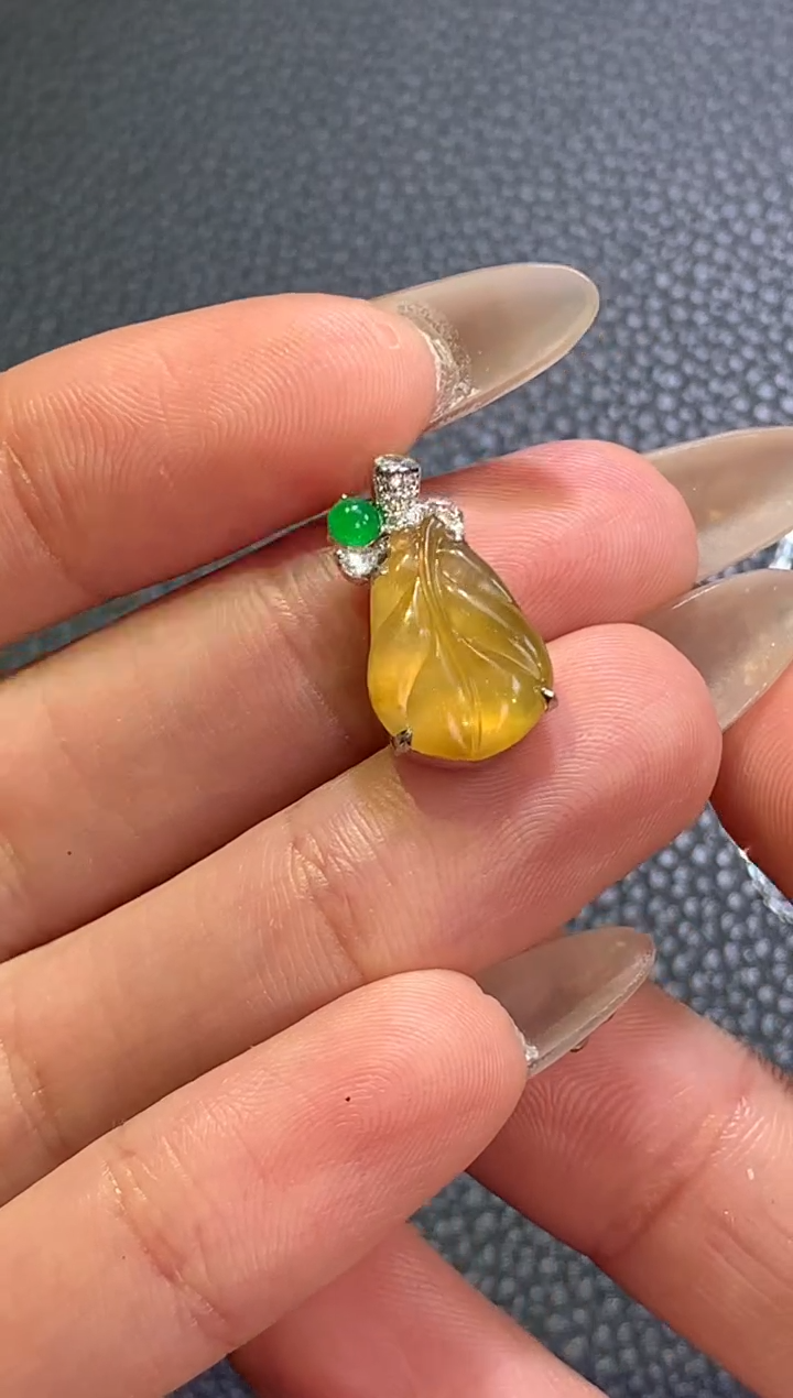 【闪购商品】翡翠颈饰18K金镶嵌黄翡叶子