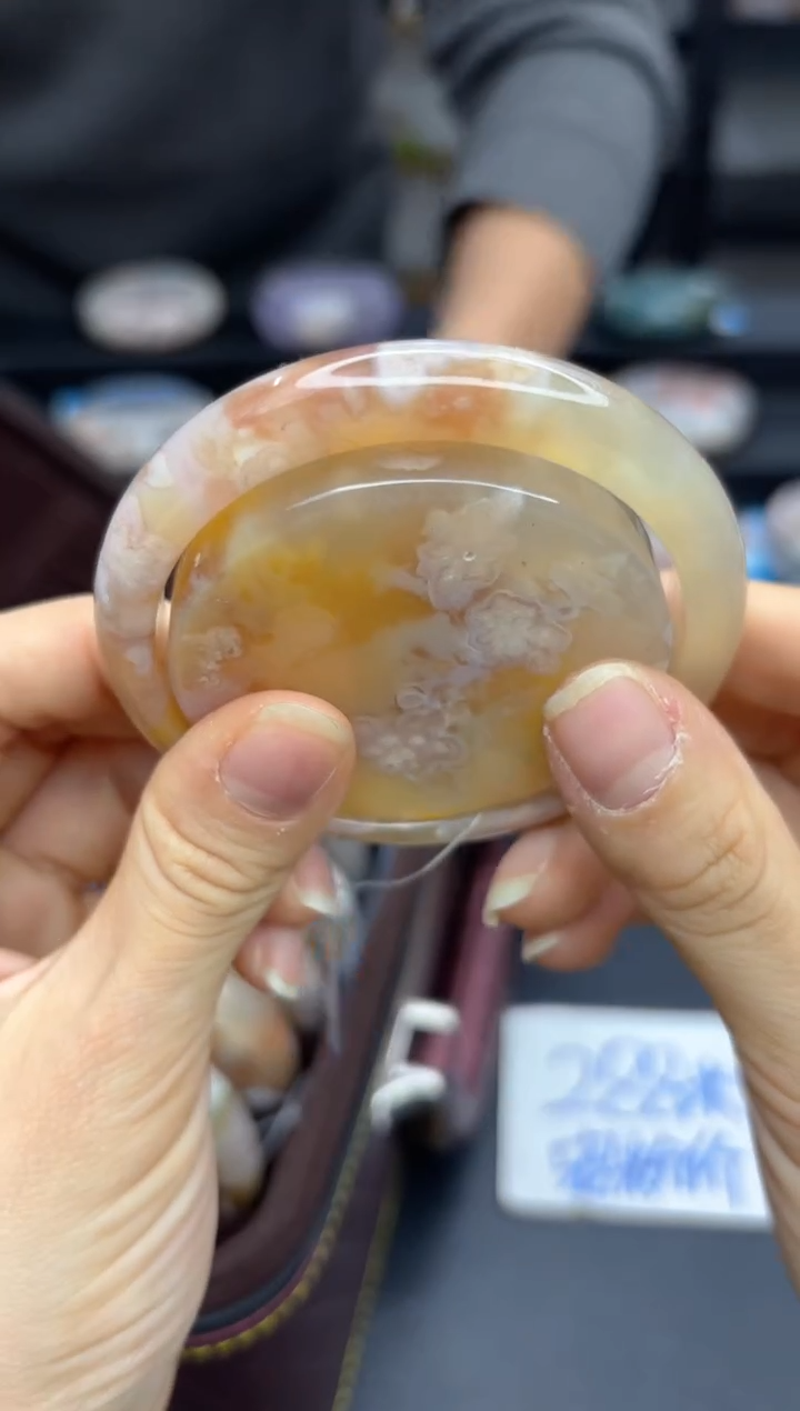 【闪购商品】石英质玉手镯未镶嵌A12(59圈赠送镯心)