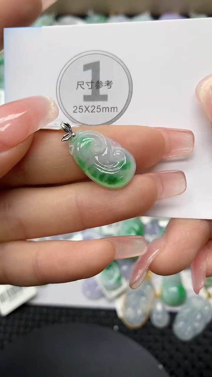 颈饰18K金镶嵌翡翠a货支持复检百元以上9元证书费自理