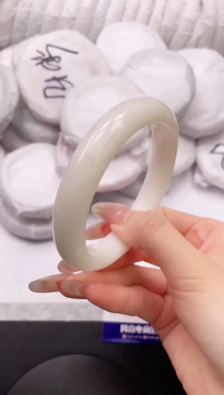 【闪购商品】和田玉手镯未镶嵌18L131-62