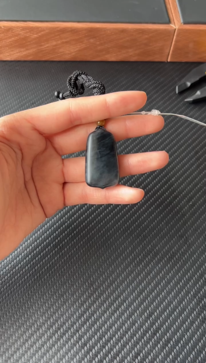 【闪购商品】和田玉吊坠(赠链)未镶嵌若羌微色差