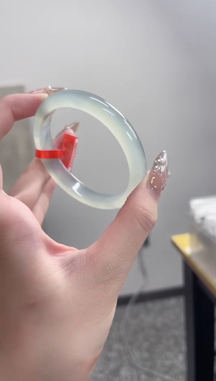 【闪购商品】玛瑙/玉髓手镯未镶嵌60圈 需要包容