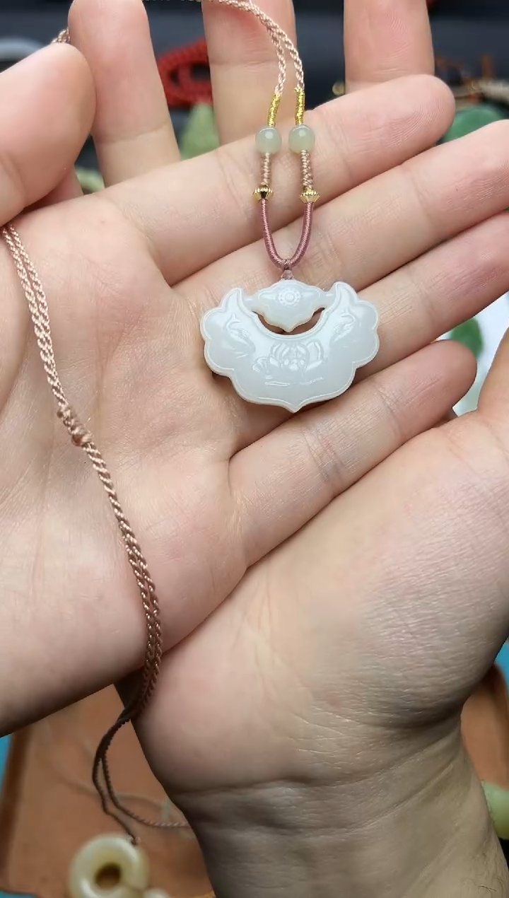 颈饰未镶嵌和田玉锦鲤锁06