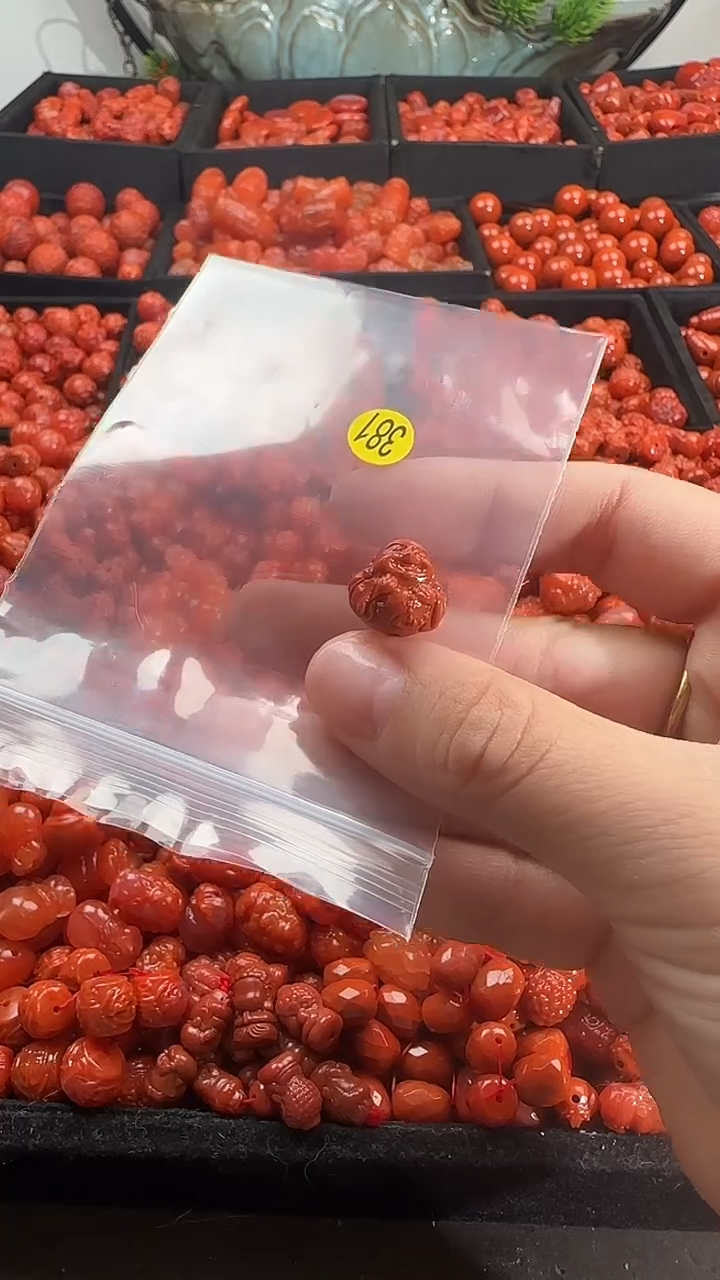 颈饰未镶嵌南红玛瑙1