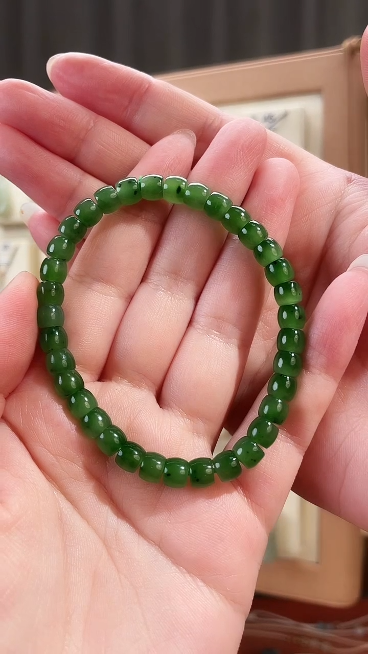 未镶嵌手串和田玉（碧玉）局**。6m直切