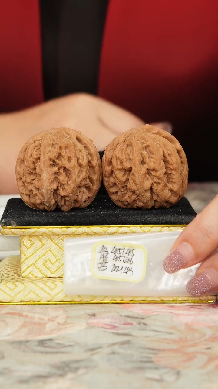 【闪购商品】文玩核桃把件非嫁接大粗筋