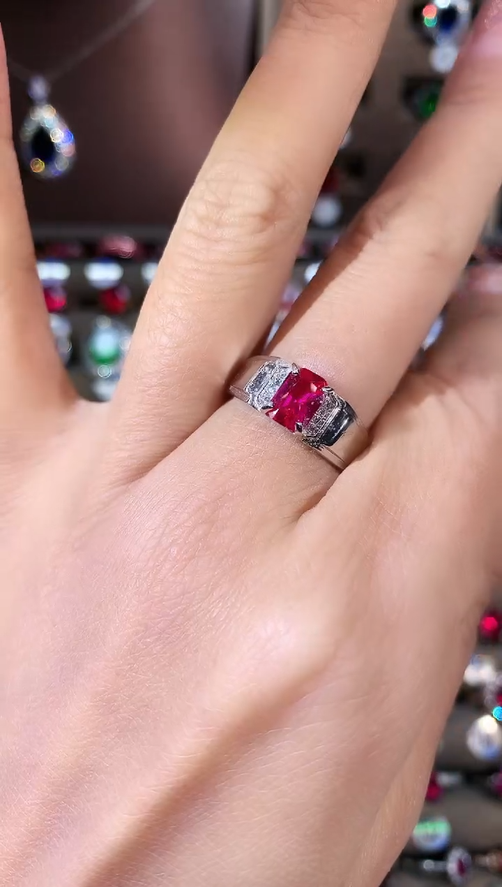 银S925镶嵌戒指红宝石银色
