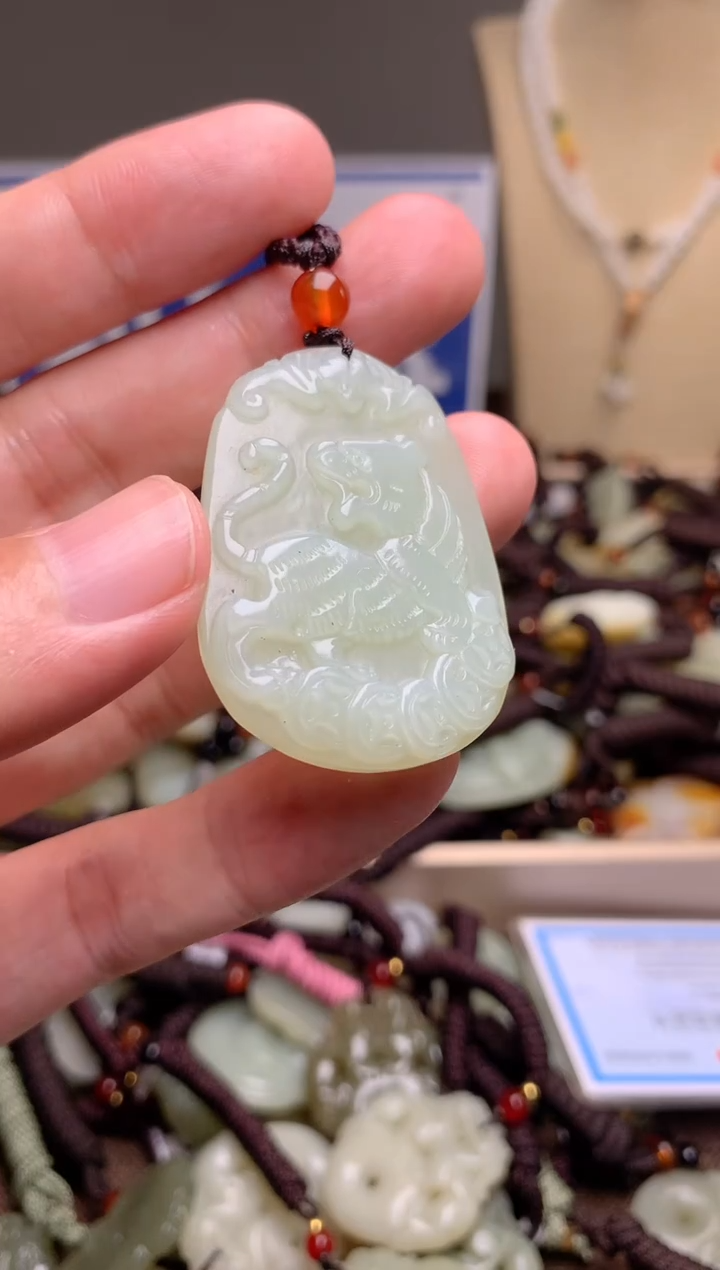 颈饰未镶嵌和田玉1