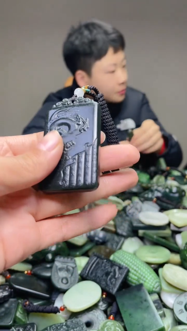 颈饰未镶嵌和田玉1022