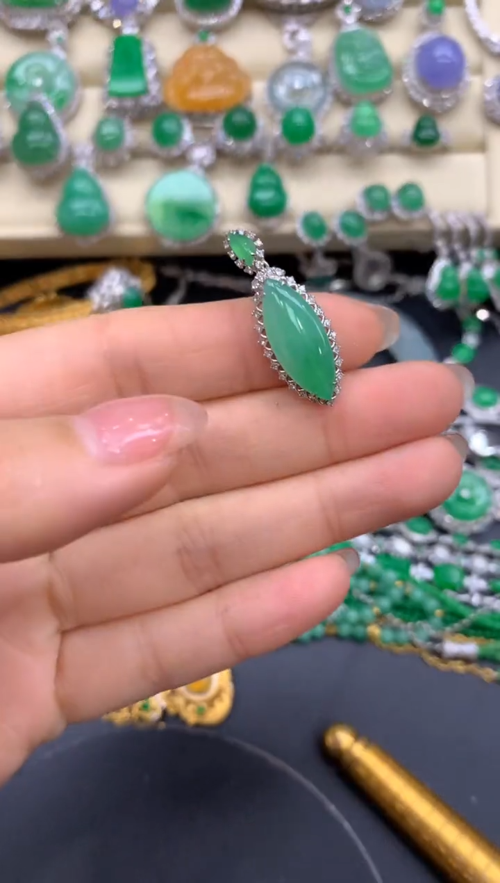 【闪购商品】翡翠颈饰18K金镶嵌422-中国好珍宝