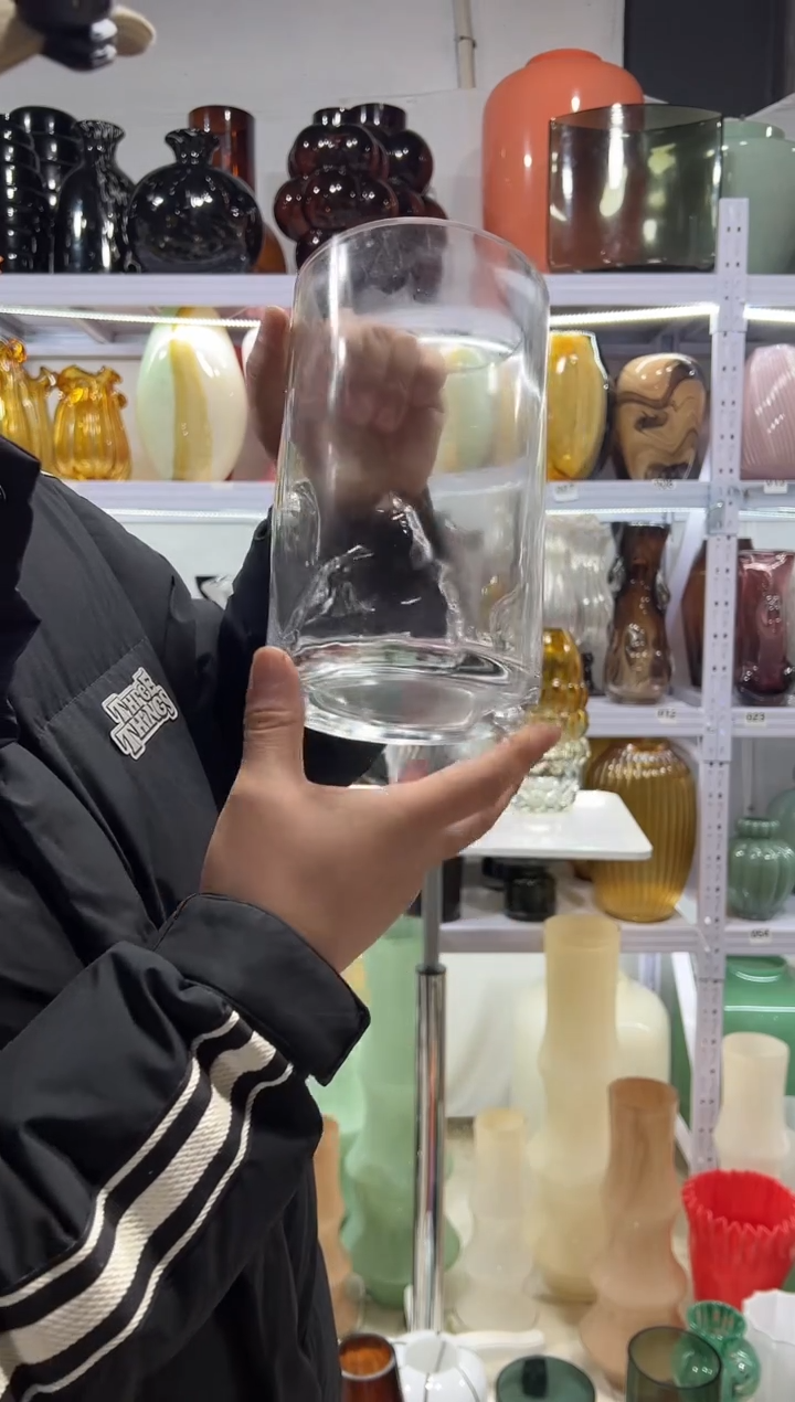 透明花瓶..........