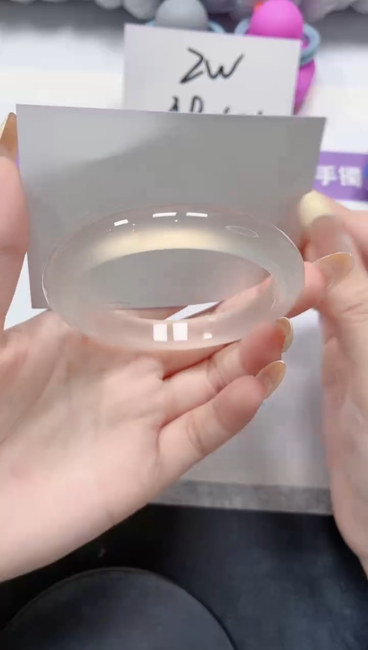 石英质玉手镯未镶嵌79-57.3荔枝