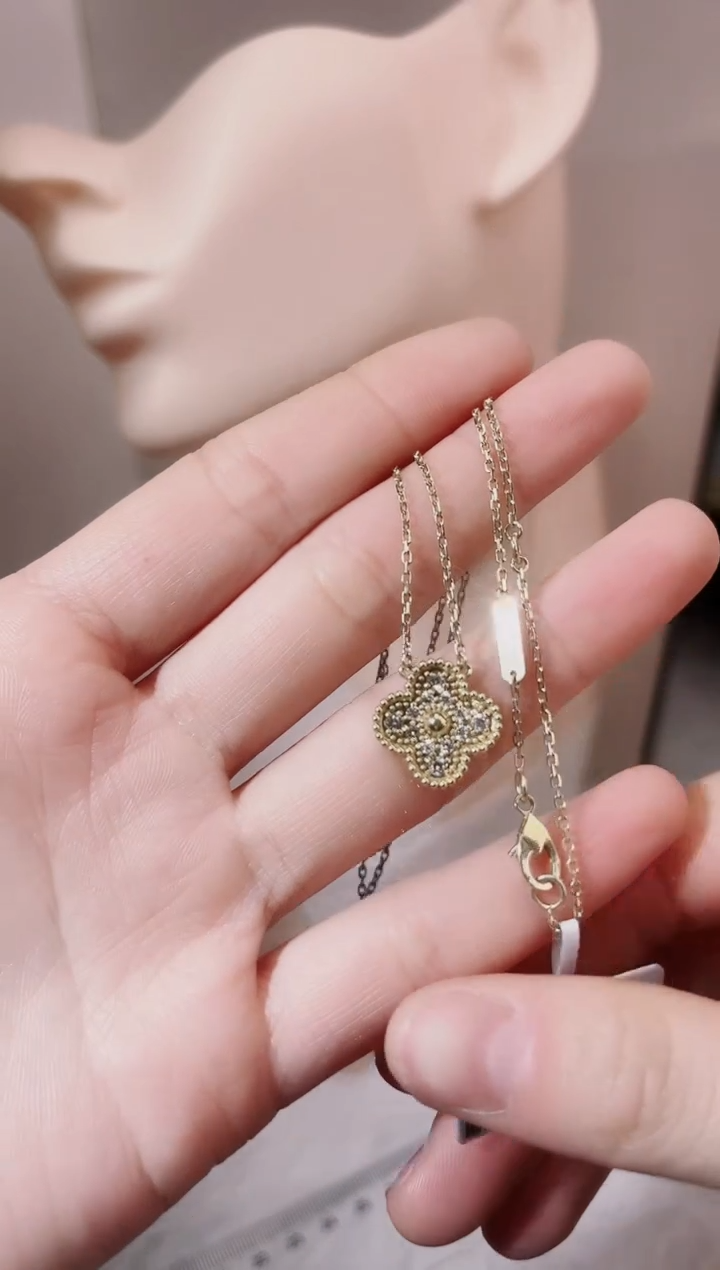 【闪购商品】钻石颈饰18K金镶嵌18K金镶嵌钻石 K黄 全钻四草15