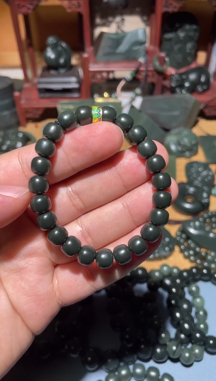 颈饰未镶嵌和田玉（青玉）1