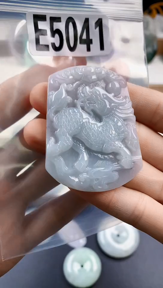 颈饰未镶嵌翡翠天然翡翠吊坠挂件