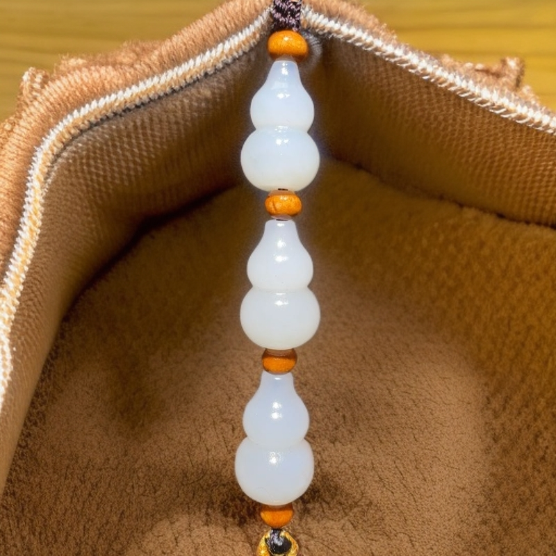 和田玉未镶嵌车挂