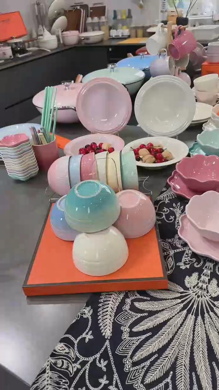 【闪购商品】瓷四色米饭碗