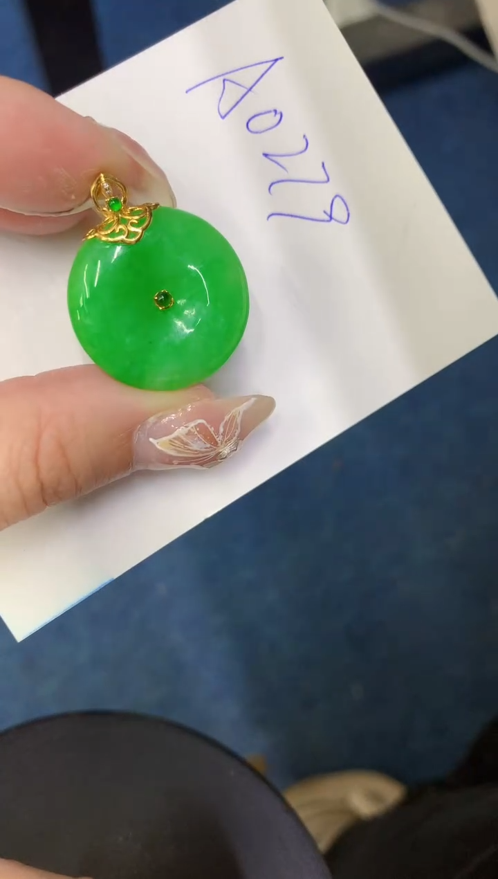 【闪购商品】翡翠颈饰18K金镶嵌0000000000