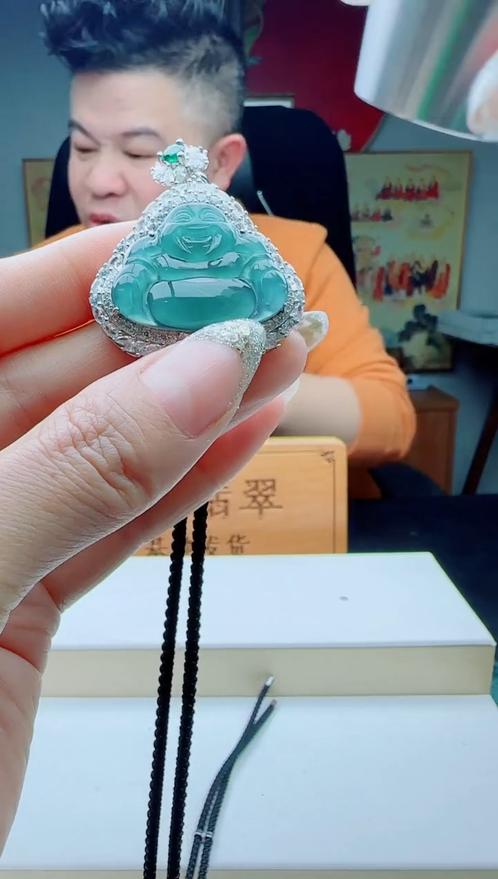 颈饰未镶嵌翡翠多样性发其一