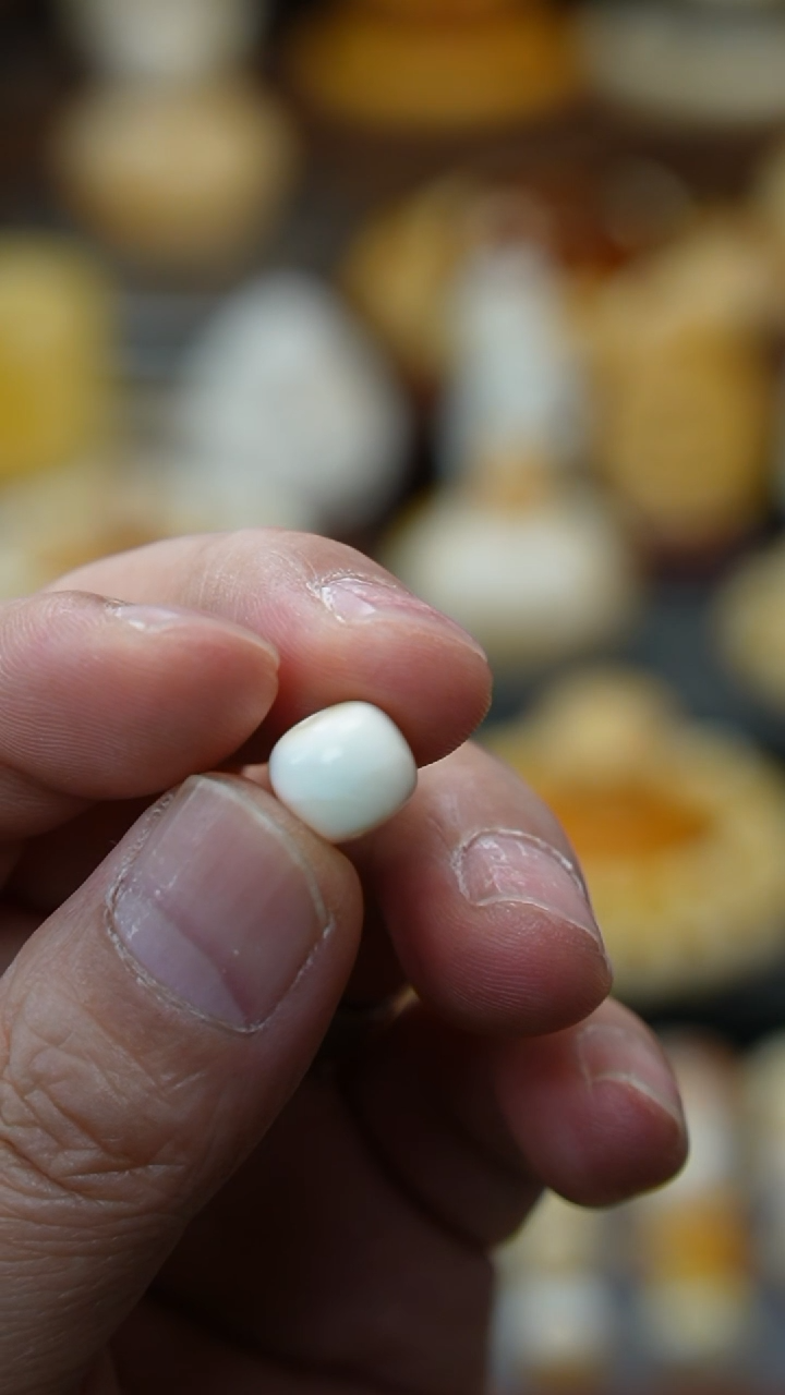 【闪购商品】琥珀裸石未镶嵌           