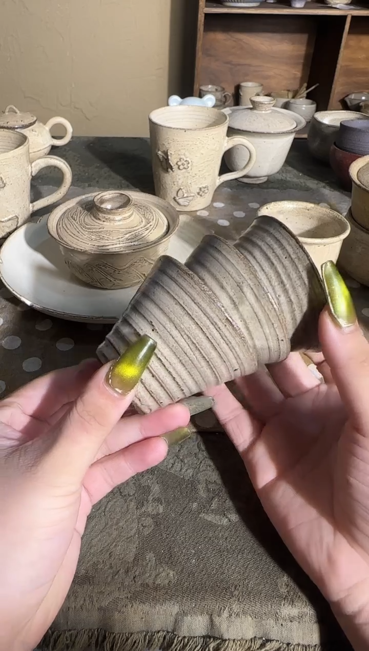 瓷片手作粉引杯子