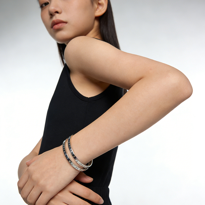 足银手镯 38号工厂直供亏本还贷古法传承实心雕花双环四叶草手镯