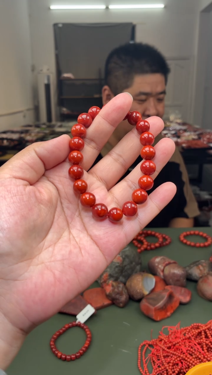 手串未镶嵌南红玛瑙单圈手串一条约10mm多样性发货
