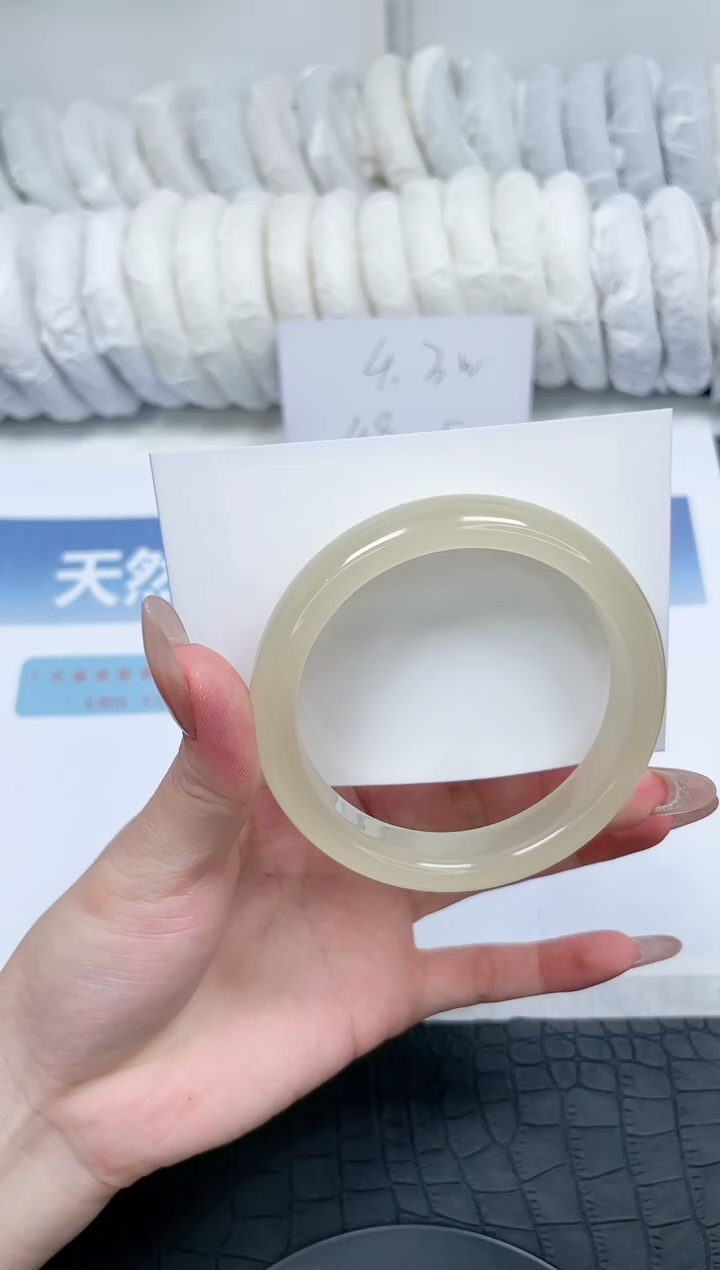 【闪购商品】石英质玉手镯未镶嵌T369-60