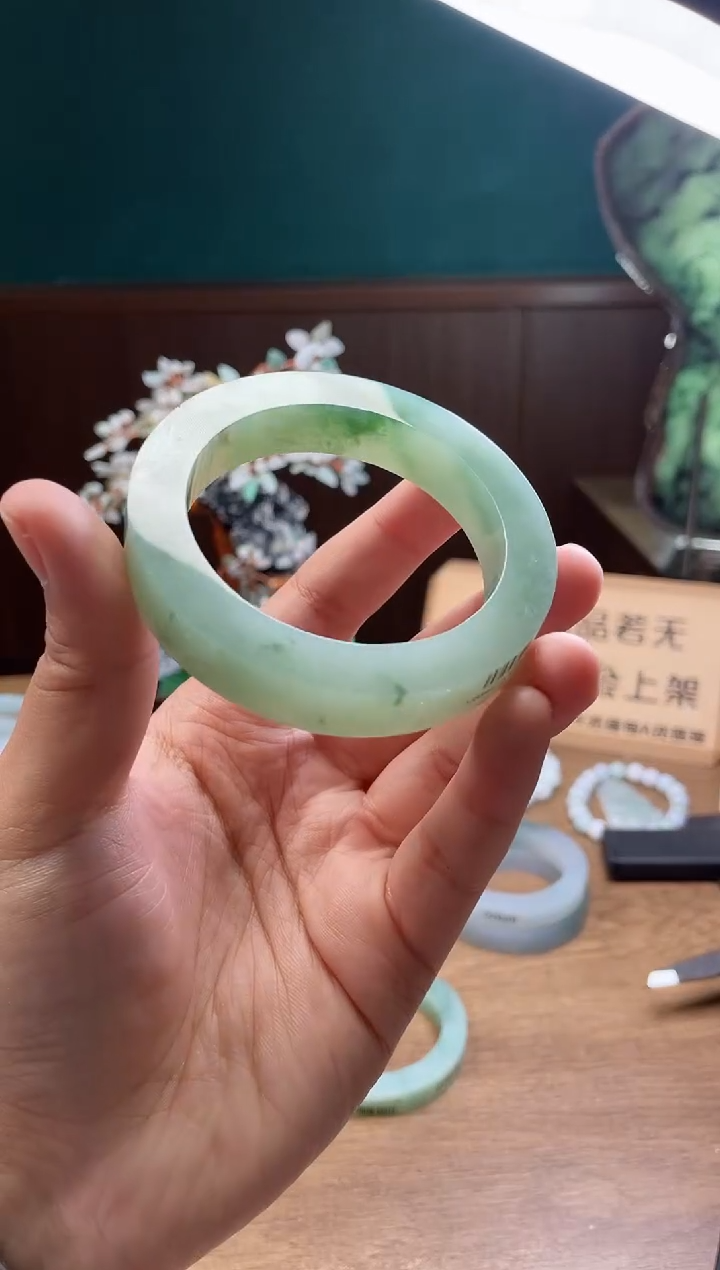 【闪购商品】定制翡翠手镯未镶嵌定制