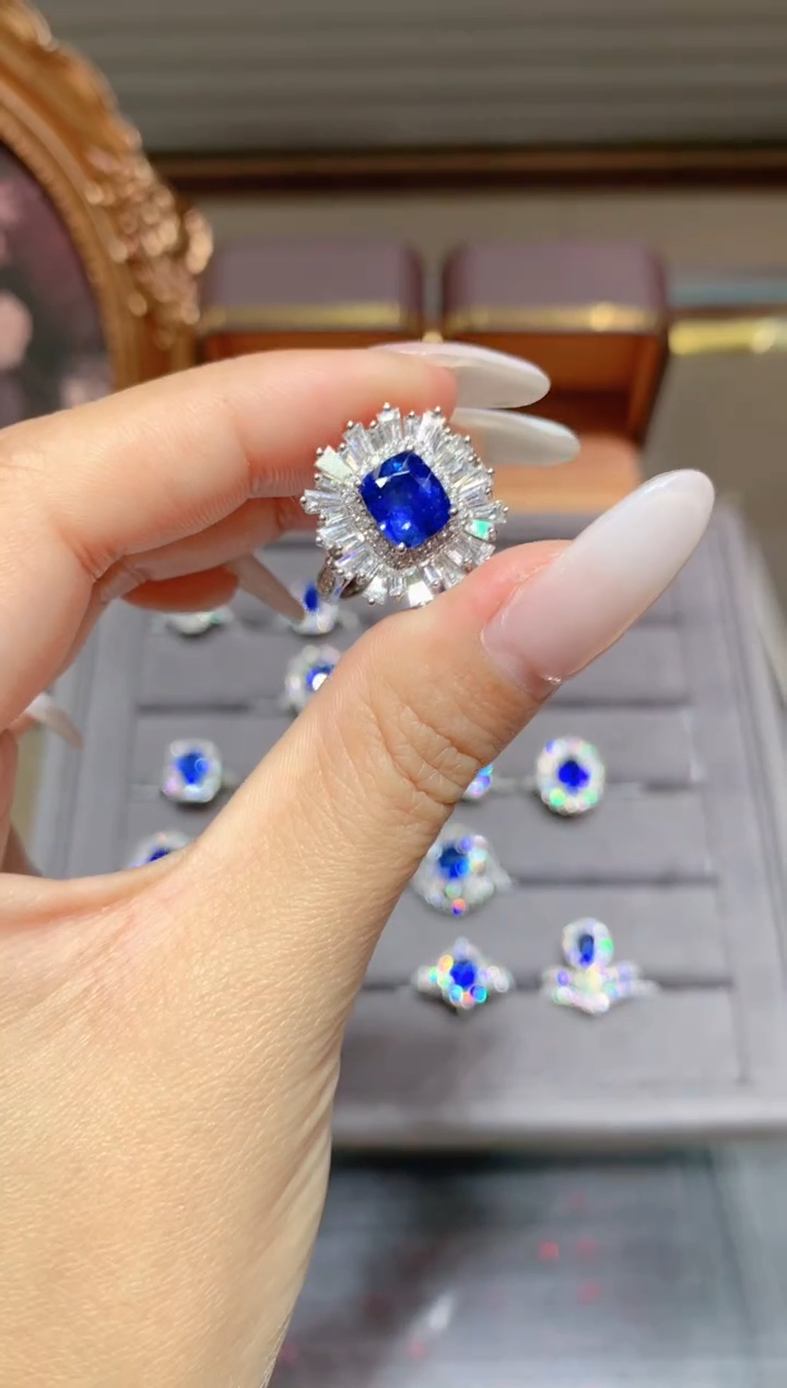 蓝宝石戒指18K金镶嵌2.07CT